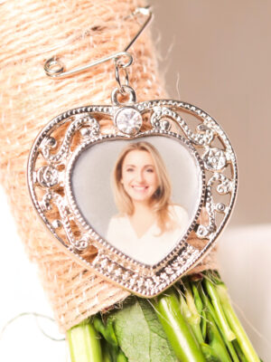 Relicário Coração com strass