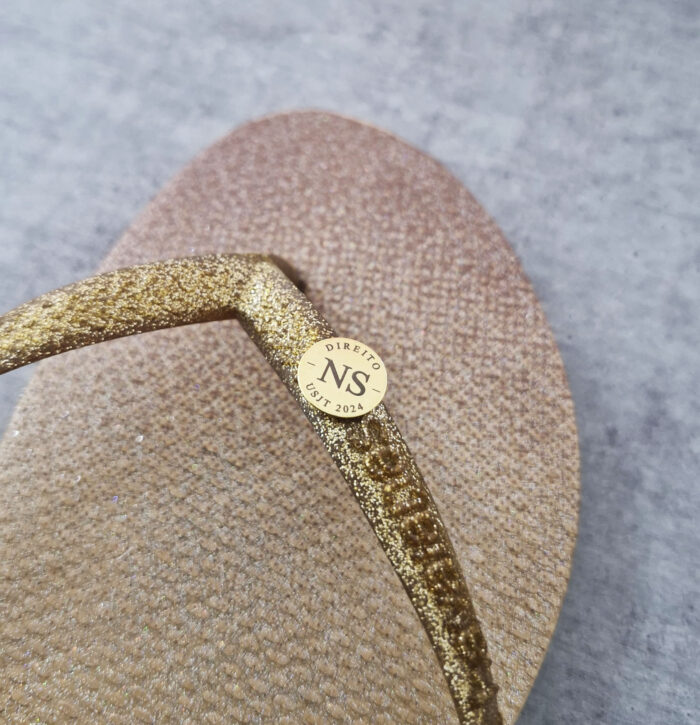Pin de chinelo 1,2 cm - Linha Laser - à partir de 10 unidades - Imagem 1